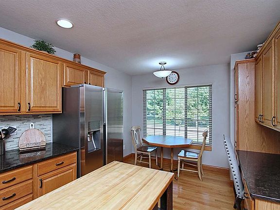 5th image of 65 E Weston Dr