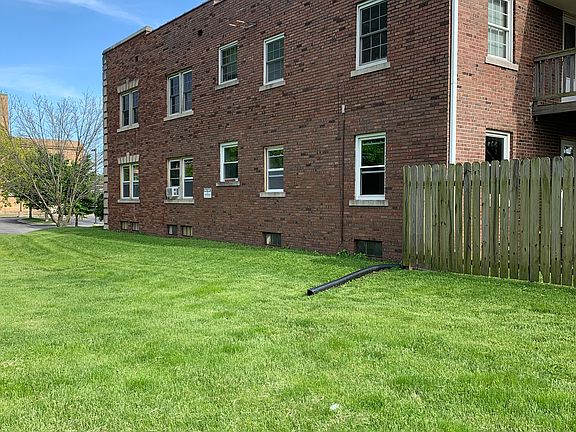 3rd image of 821 S 5th St