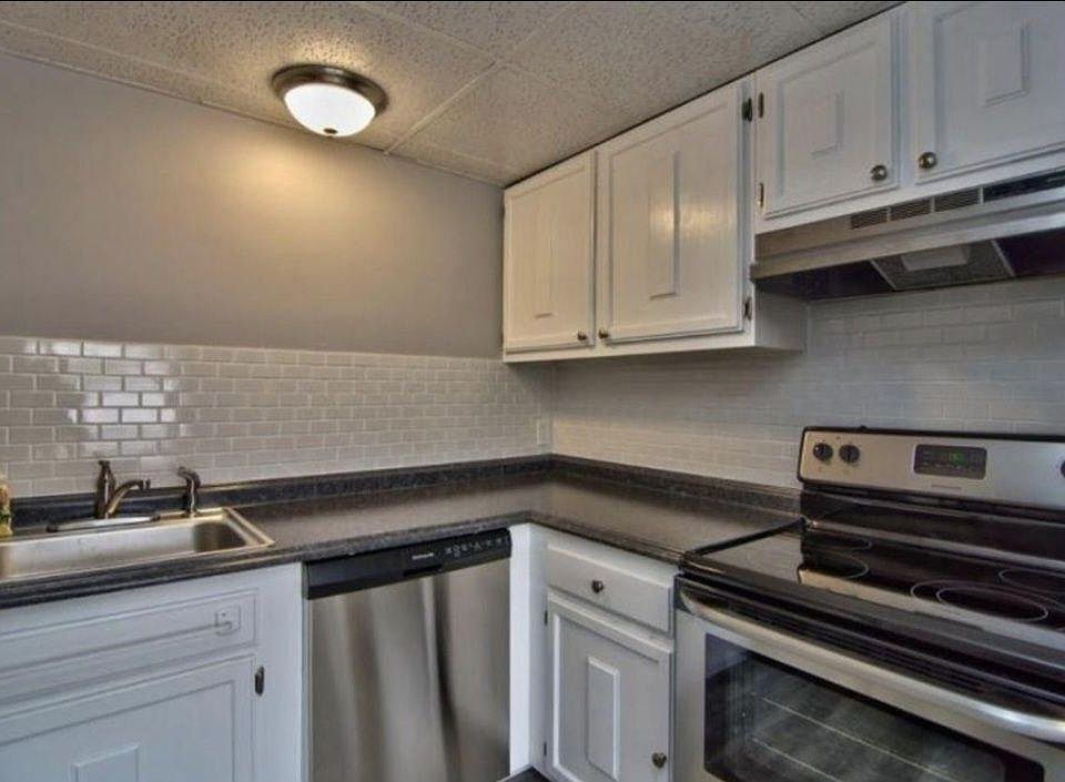 1st image of 100 Parkway Blvd #103