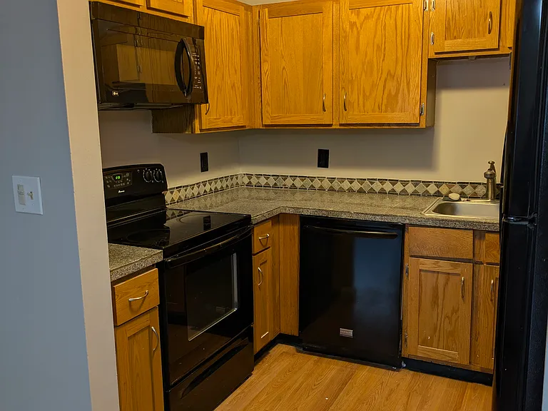 10 Rutledge St #2F — Photo 16
