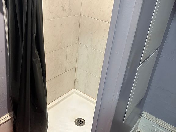 3rd image of 2206 W Tioga St APT 1