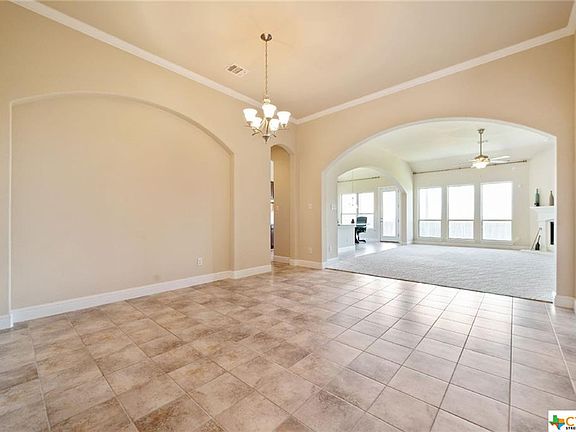 5th image of 204 Emory Fields Dr