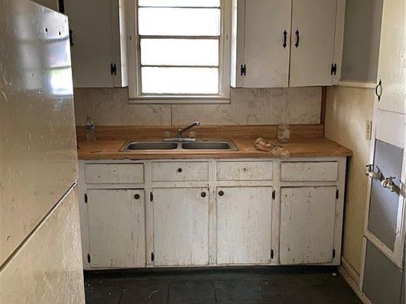 4th image of 3611 Elon St
