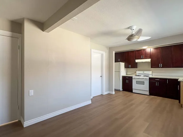 9922-9934 Buena Vista Dr — Photo 20