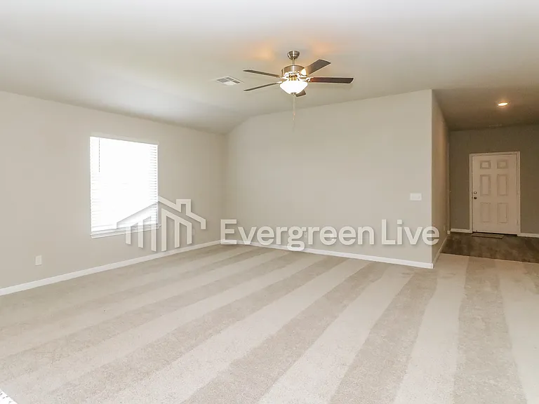 920 NW 3rd St — Photo 5