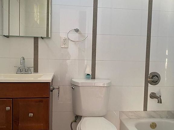4th image of 277 Woodbine St #3AA