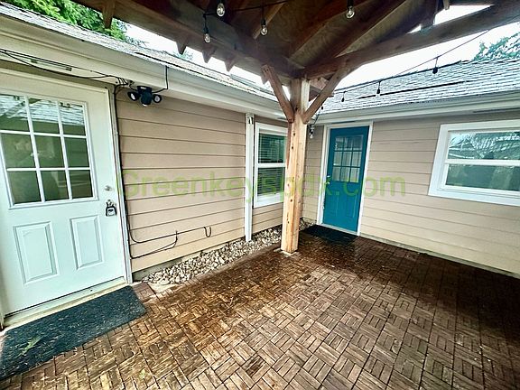5th image of 6935 SE Crystal Springs Blvd #A