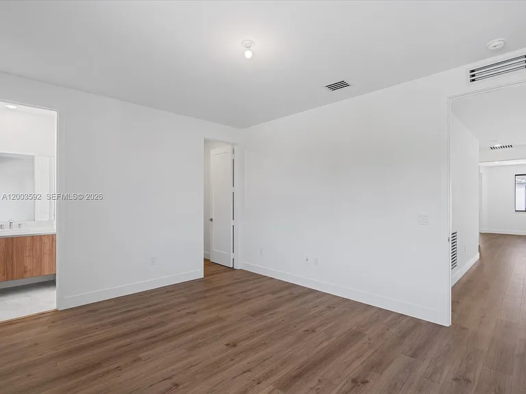 19602 NE 14th Ct — Photo 71