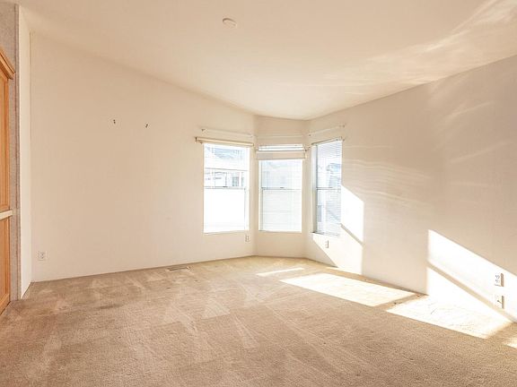 5th image of 10685 Blackburn #32
