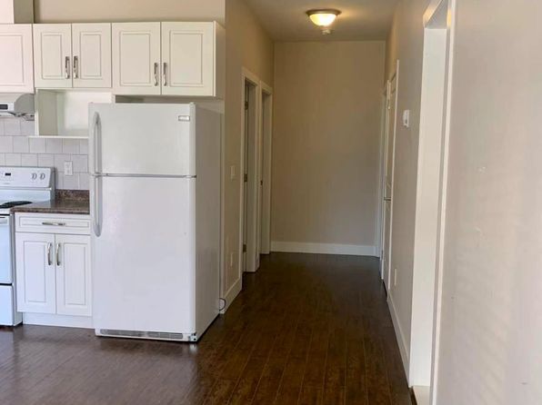 2 bedroom rental in Surrey — photo 6