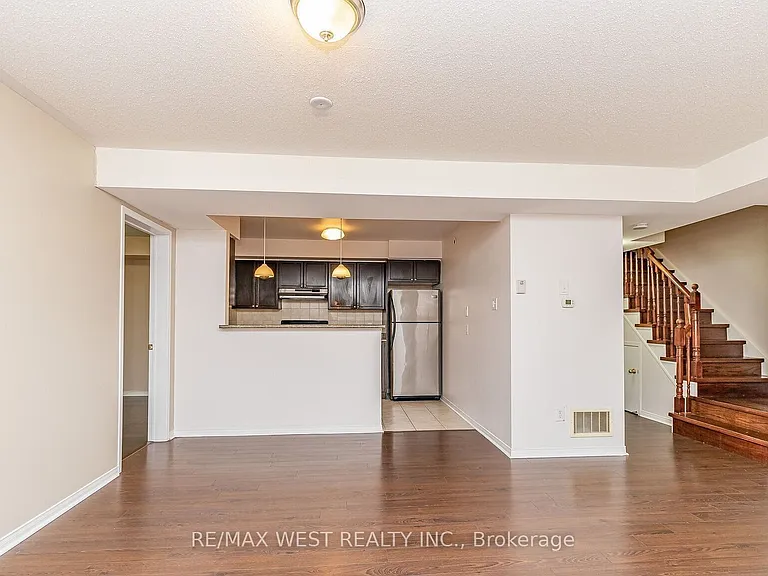 4975 Southampton Dr #218 — Photo 6