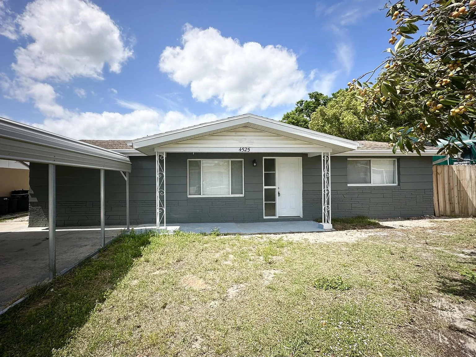 3 bed, 2.0 bath, 1100 sqft, $1,600 — Photo 1