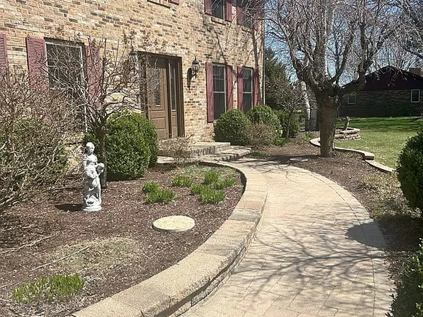 40W050 Sturbridge Way, Elgin, IL 60124