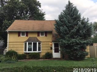 2 Andrew St, Green Brook, NJ 08812