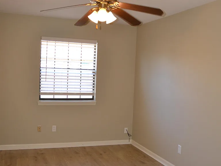 2041 Continental Ave — Photo 21