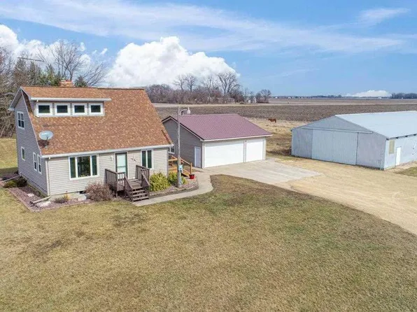 49717 421st Ave, North Mankato, MN 56003