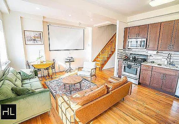 2nd image of 257 15th St #603