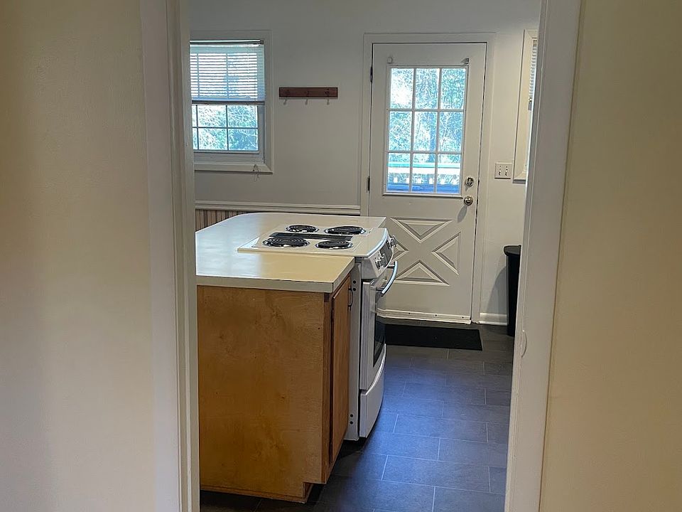 Interior kitchen entry
