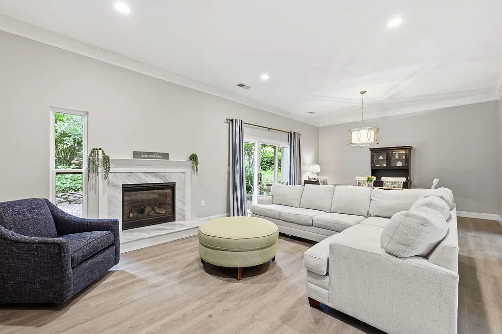 2 bed, 1350 sqft, $3,000 — Photo 4