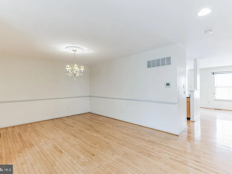 4 Hogan Way — Photo 13