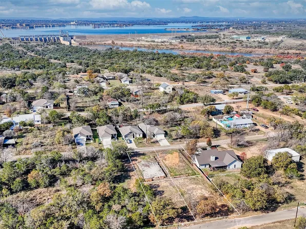 732 Aspen Ln, Cottonwood Shores, TX 78657
