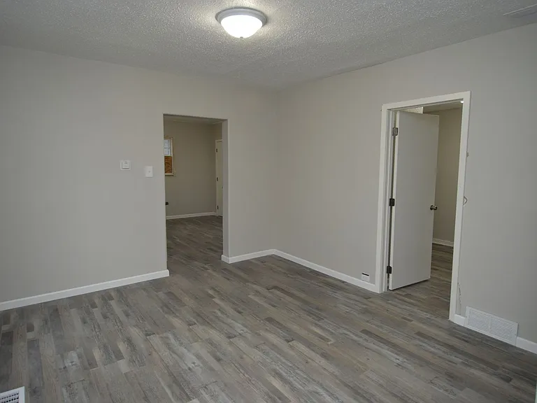 501 N 4th St — Photo 2