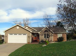 101 Yale Cir, Manhattan, KS 66503