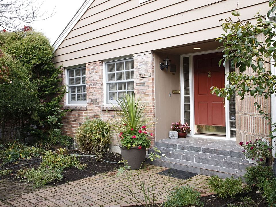 private entry and patio