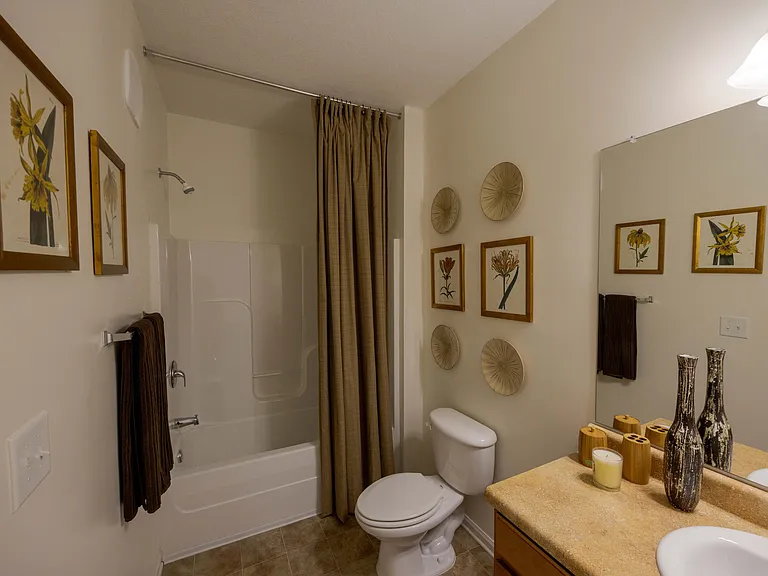 Knob Creek Apartments — Photo 11