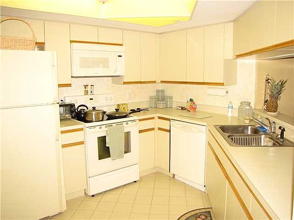 3rd image of 8800 S Ocean Dr APT 906