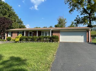 1018 Flair Ct, Saint Louis, MO