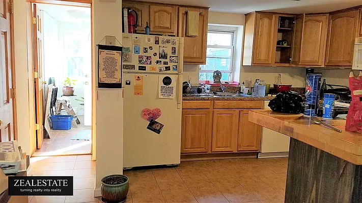 Rented by ZealEstate Group Inc | media 42