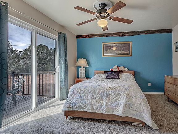 3rd image of 267 W Round Valley Rd