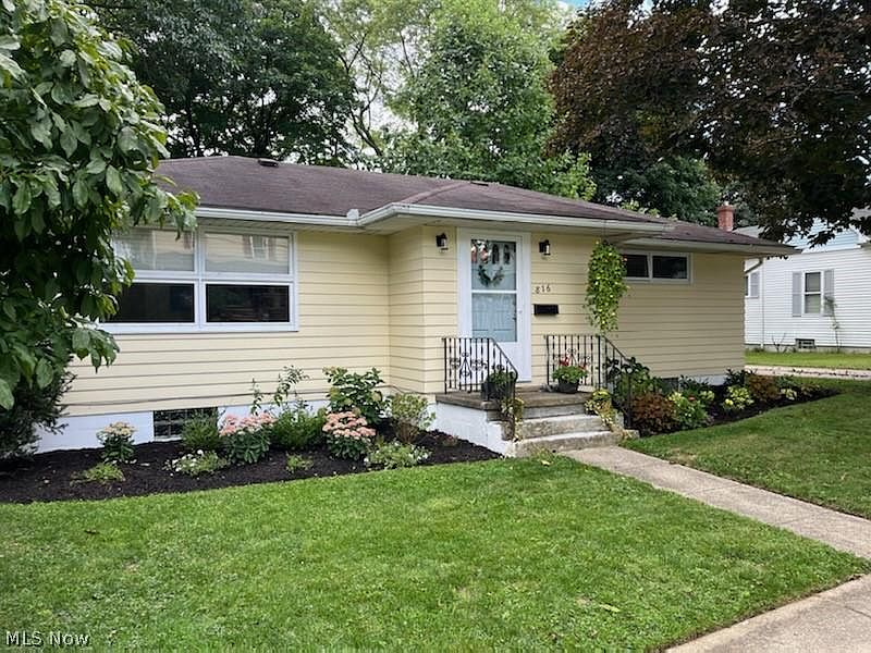 1st image of 816 Arcadia Ave