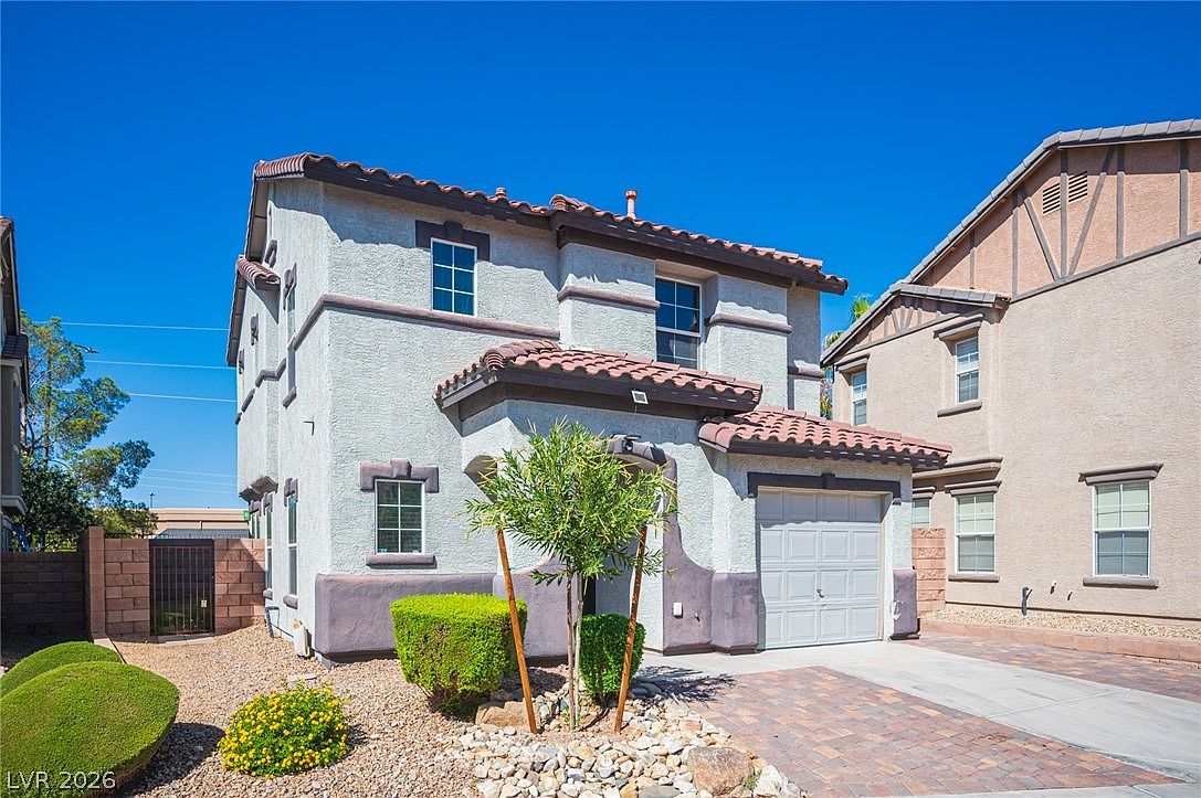 1060 Paradise Coach Dr — photo 2