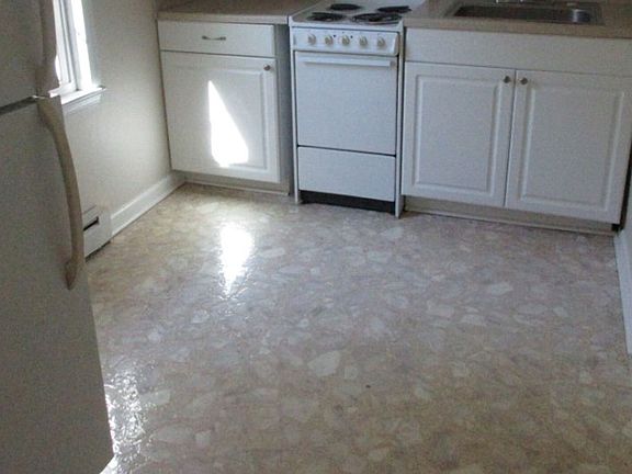 4th image of 254 Stribling Ave APT C