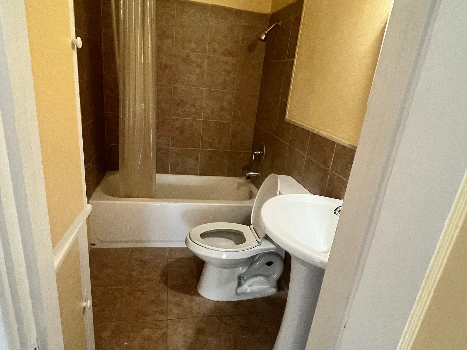 1 bed, 800 sqft, $875 — Photo 2