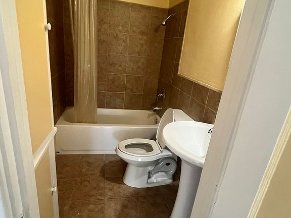 2nd image of 2316 Freeman St APT 3