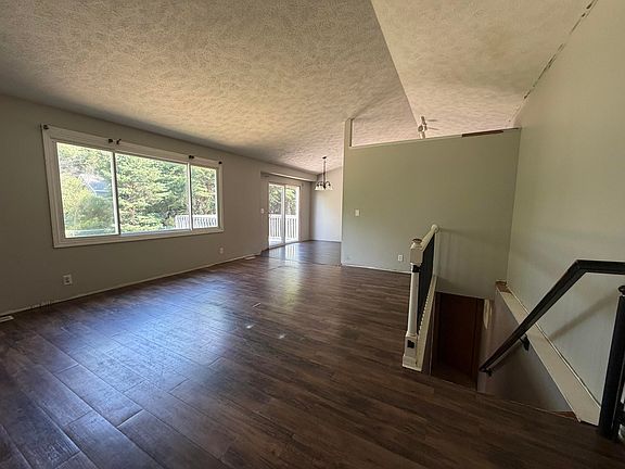 5th image of 14313 Spruce Hollow Dr