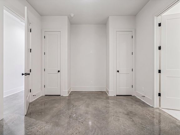 5th image of 5482 Park Ave