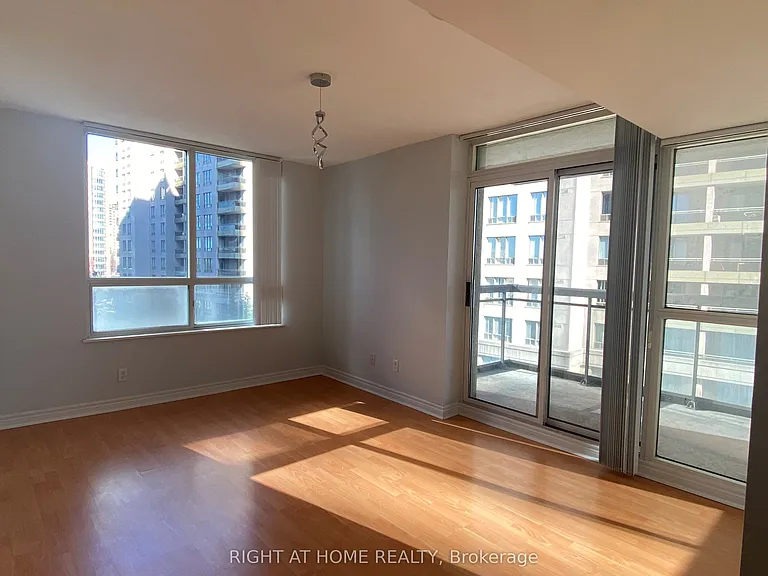 18 Parkview Ave #603 — Photo 14