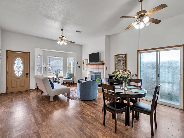 1852 Heartland Dr — Photo 13