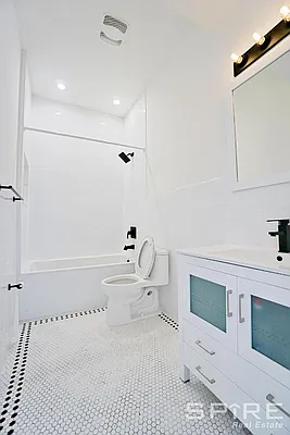Rented by Spire Group | media 25