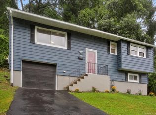 329 Robinwood Rd, Waterbury, CT 06708