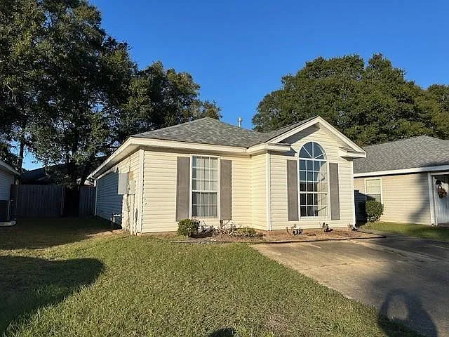 7330 Willow Pointe Dr N — Photo 2
