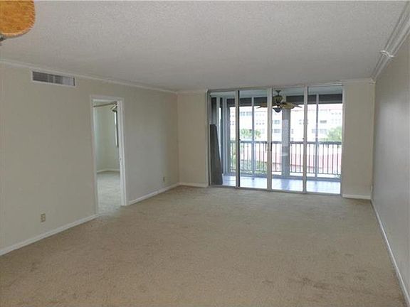 4th image of 911 Gardenia Dr APT 452