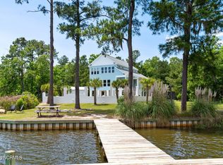449 Tarpon Pointe Rd, Bath, NC 27808