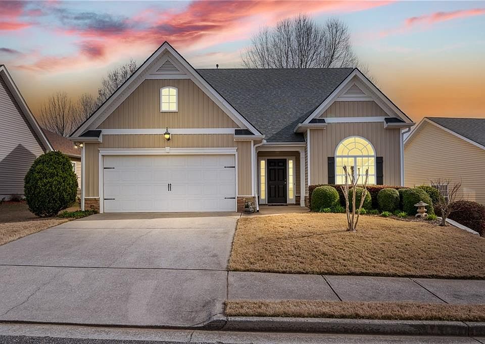 1st image of 116 Village Dr
