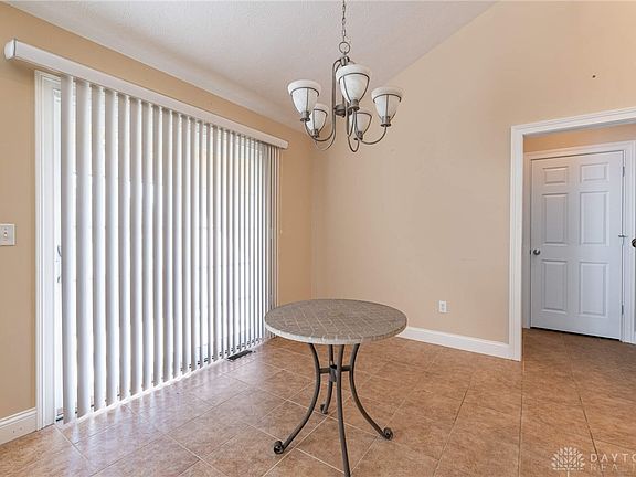 5th image of 3945 Carmela Ct E