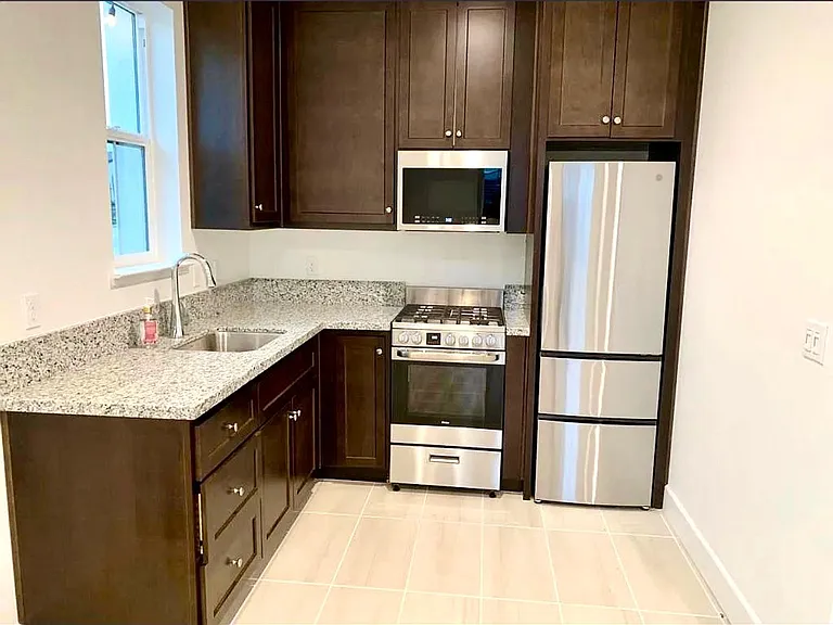 6285 Callaway Dr — Photo 1